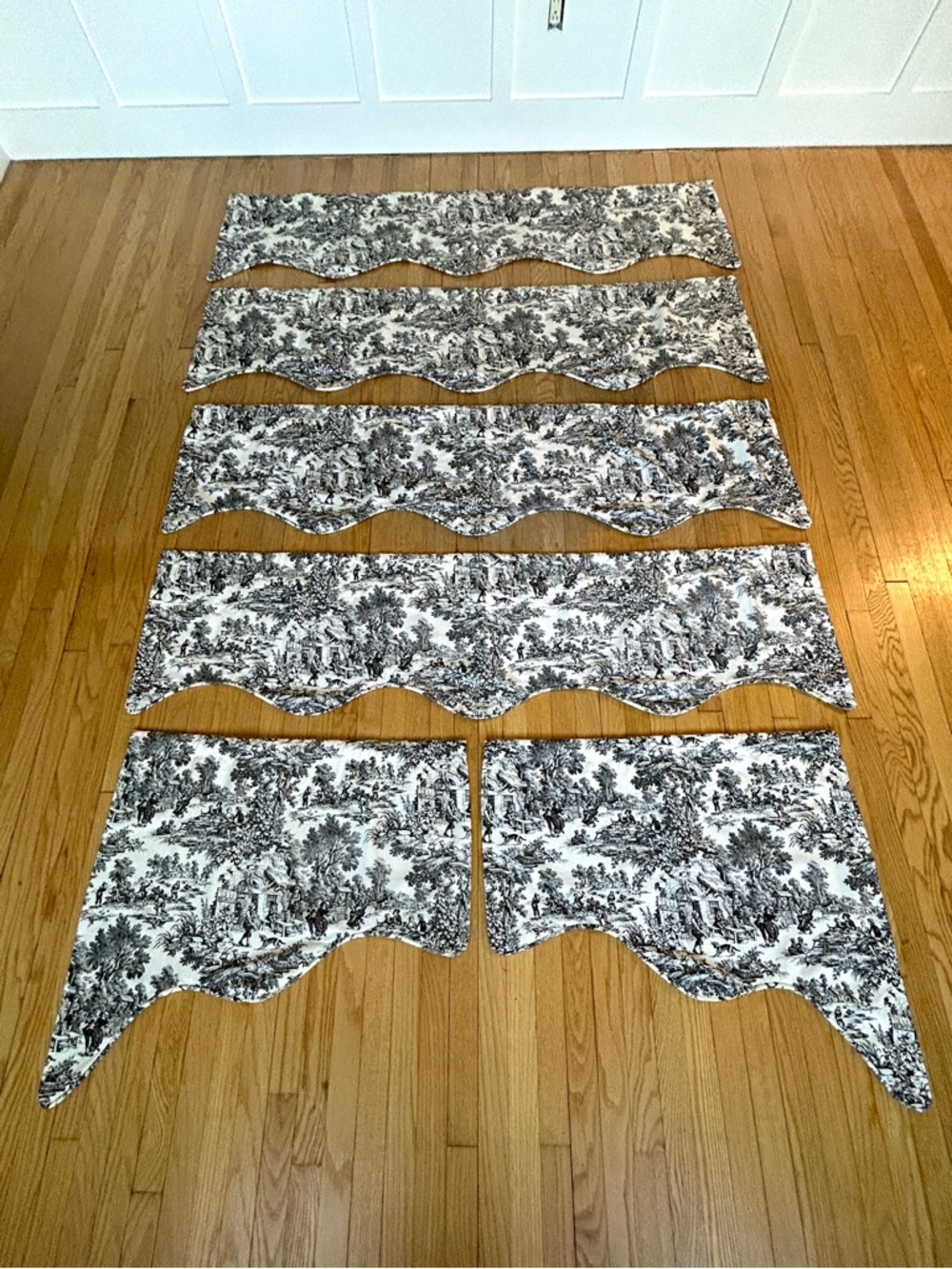 5pc lot, Victoria Park Toile Valances by Ellis Curtain - Picture 3 of 16
